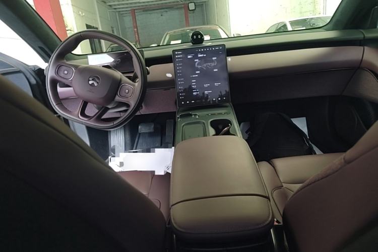 Used Nio ET5T 2023 75 kWh Touring Center Console