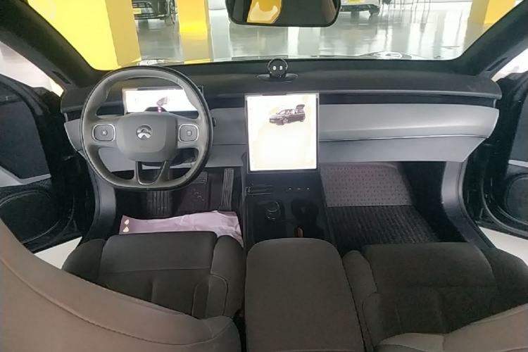 Used Nio ET5T 2023 75 kWh Touring Center Console