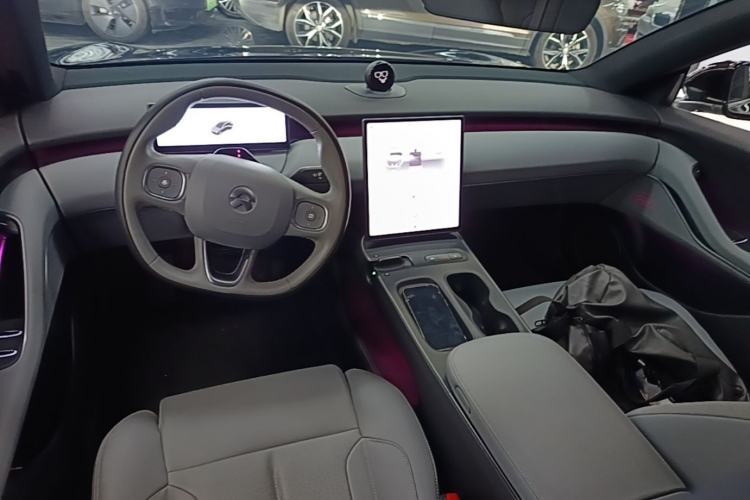 Used Nio ET5T 2023 75 kWh Touring Center Console