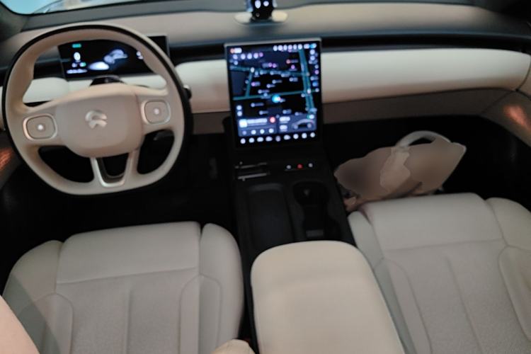 Used Nio ET5T 2023 75 kWh Touring Center Console
