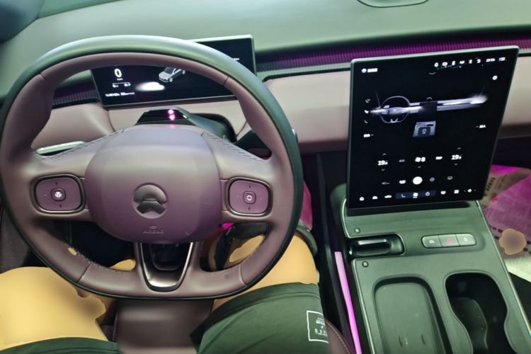 Used Nio ET5T 2023 75 kWh Touring Center Console