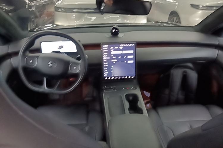 Used Nio ET5T 2023 75 kWh Touring Center Console