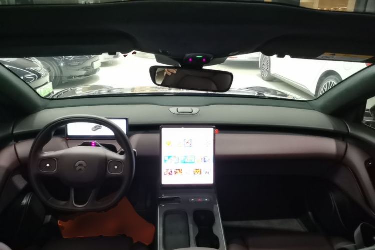 Used Nio ET5T 2023 75 kWh Touring Center Console