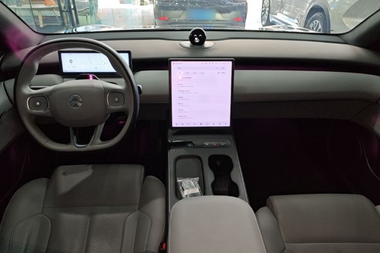 Used Nio ET5T 2023 75 kWh Touring Center Console
