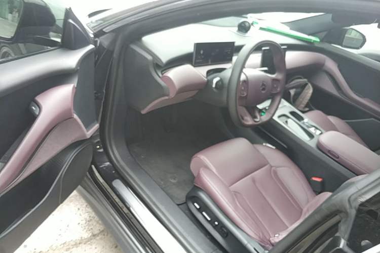 Used Nio ET5T 2023 75 kWh Touring Driver Seat