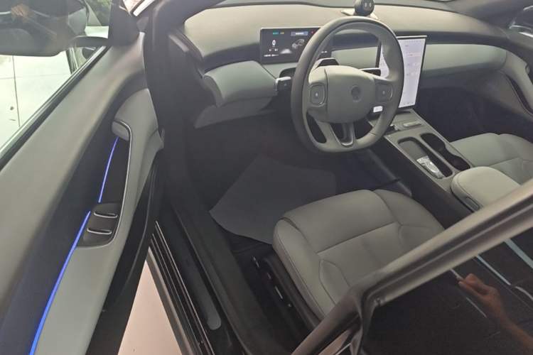 Used Nio ET5T 2023 75 kWh Touring Driver Seat