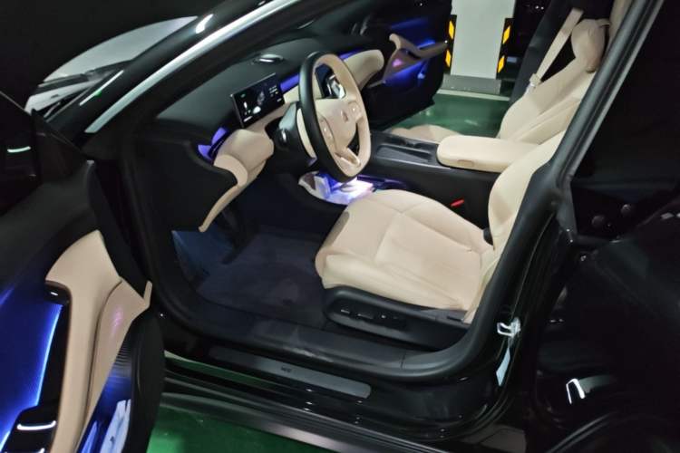 Used Nio ET5T 2023 75 kWh Touring Driver Seat