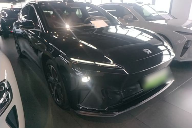 Used Nio ET5T 2023 75 kWh Touring Front Right 45 Deg