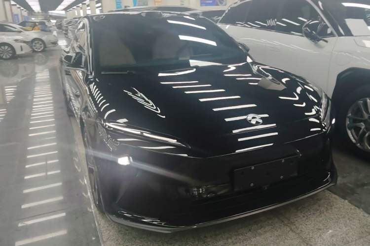 Used Nio ET5T 2023 75 kWh Touring Front Right 45 Deg