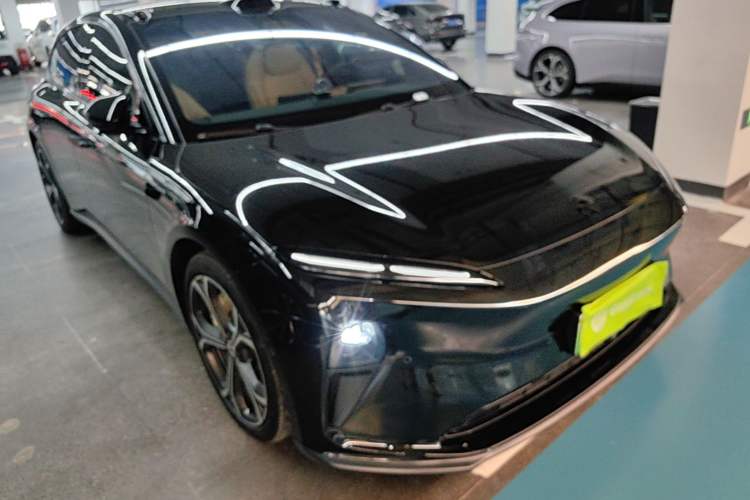 Used Nio ET5T 2023 75 kWh Touring Front Right 45 Deg