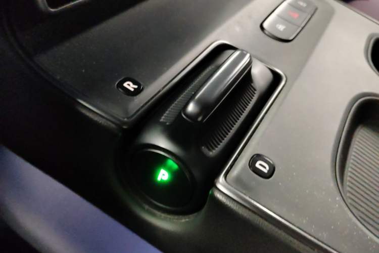 Used Nio ET5T 2023 75 kWh Touring Gear Lever