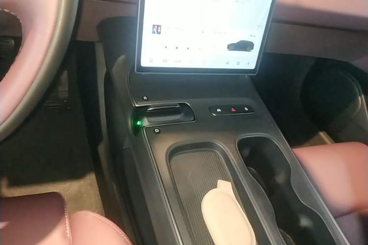 Used Nio ET5T 2023 75 kWh Touring Gear Lever