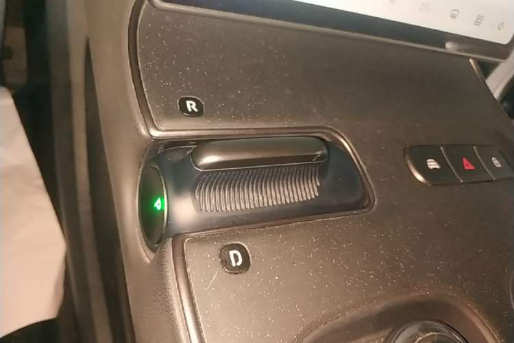 Used Nio ET5T 2023 75 kWh Touring Gear Lever
