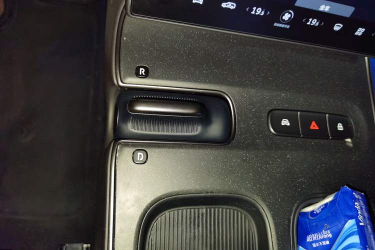 Used Nio ET5T 2023 75 kWh Touring Gear Lever
