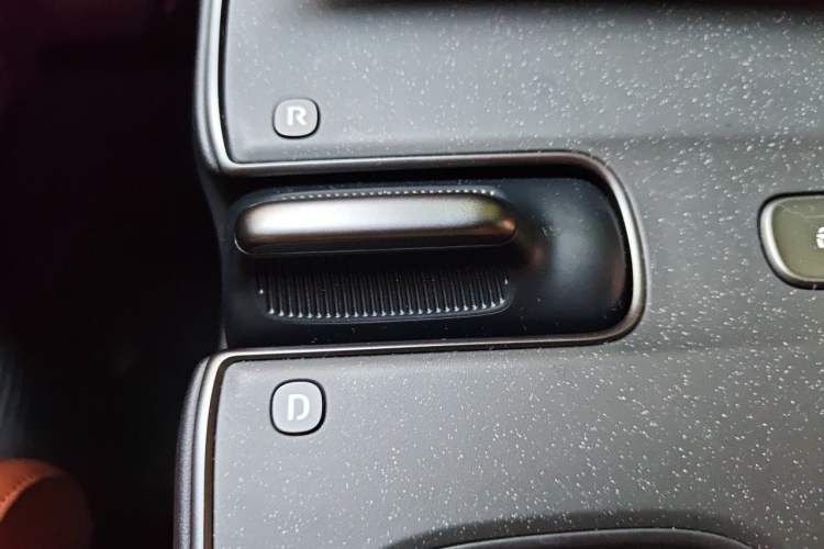 Used Nio ET5T 2023 75 kWh Touring Gear Lever