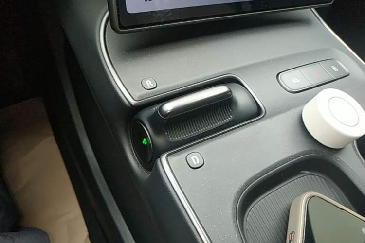 Used Nio ET5T 2023 75 kWh Touring Gear Lever