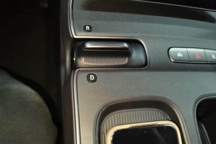 Used Nio ET5T 2023 75 kWh Touring Gear Lever