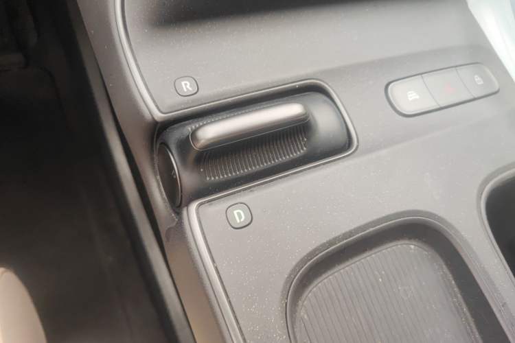 Used Nio ET5T 2023 75 kWh Touring Gear Lever