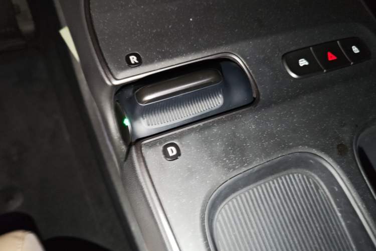 Used Nio ET5T 2023 75 kWh Touring Gear Lever