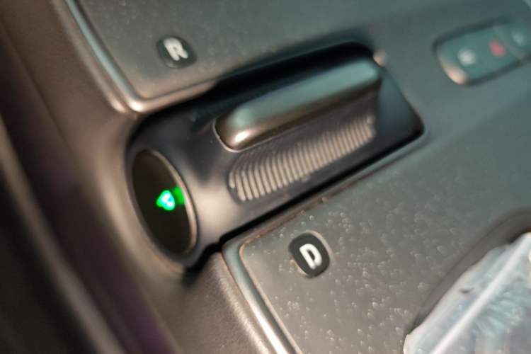 Used Nio ET5T 2023 75 kWh Touring Gear Lever