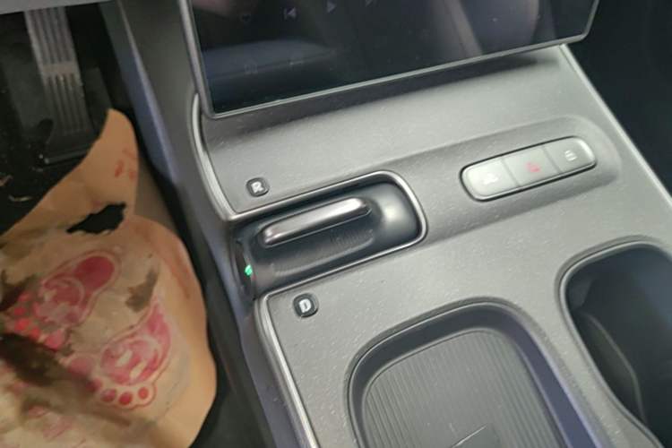 Used Nio ET5T 2023 75 kWh Touring Gear Lever
