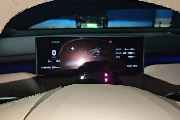 Used Nio ET5T 2023 75 kWh Touring Instrument Cluster