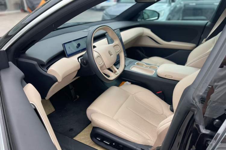 Used Nio ET5T 2023 75 kWh Touring Interior 1