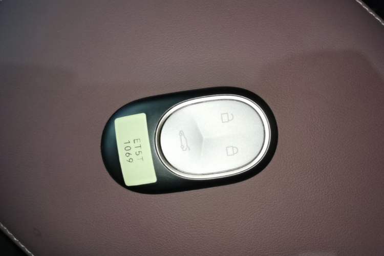 Used Nio ET5T 2023 75 kWh Touring Interior 1