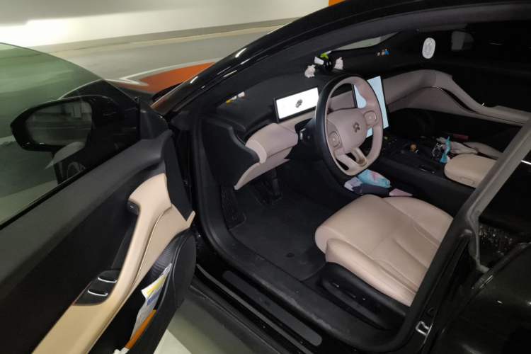 Used Nio ET5T 2023 75 kWh Touring Interior 3