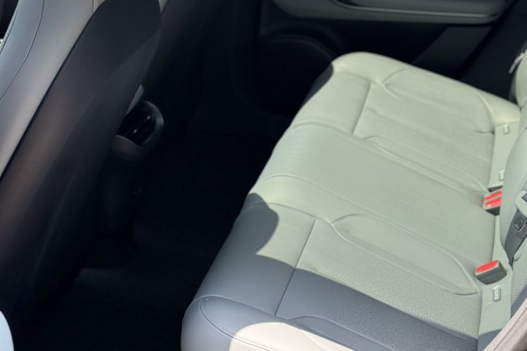 Used Nio ET5T 2023 75 kWh Touring Interior 7