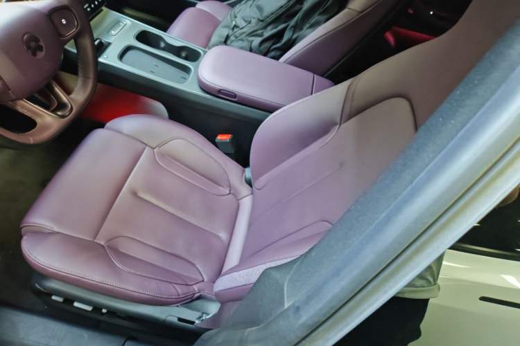 Used Nio ET5T 2023 75 kWh Touring Left Front Seat