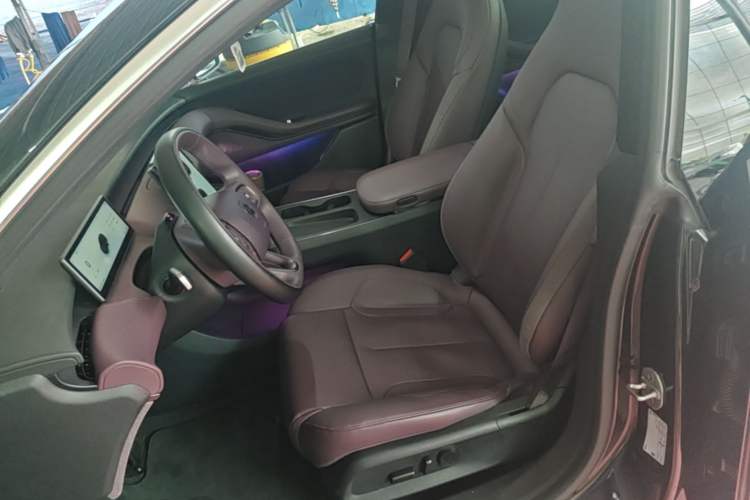 Used Nio ET5T 2023 75 kWh Touring Left Front Seat