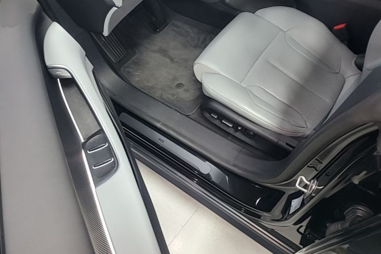 Used Nio ET5T 2023 75 kWh Touring Left Front Seat