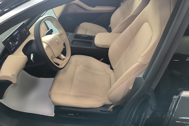 Used Nio ET5T 2023 75 kWh Touring Left Front Seat