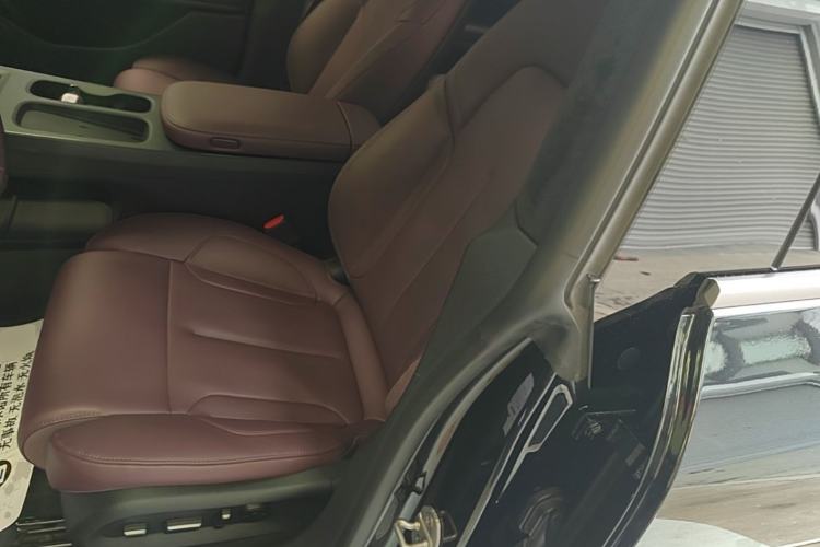 Used Nio ET5T 2023 75 kWh Touring Left Front Seat