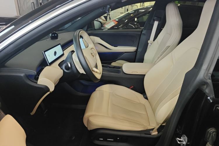 Used Nio ET5T 2023 75 kWh Touring Left Front Seat