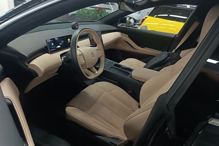 Used Nio ET5T 2023 75 kWh Touring Left Front Seat