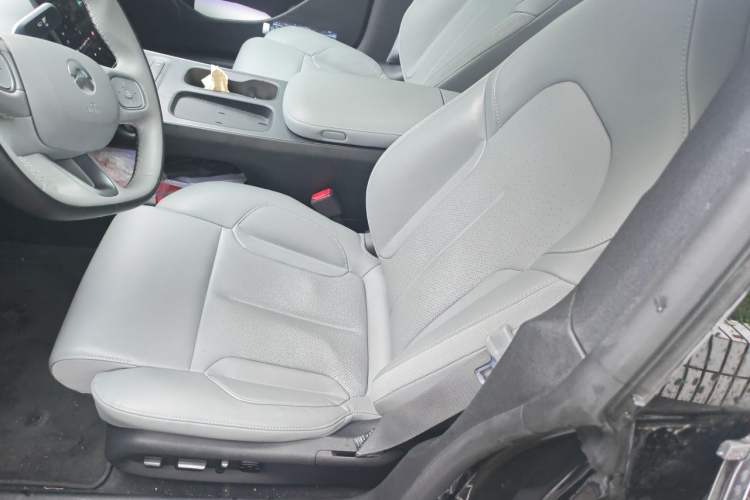 Used Nio ET5T 2023 75 kWh Touring Left Front Seat