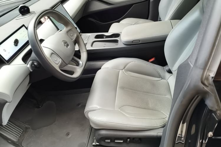 Used Nio ET5T 2023 75 kWh Touring Left Front Seat