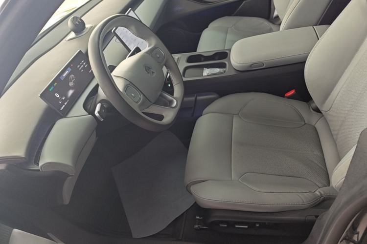 Used Nio ET5T 2023 75 kWh Touring Left Front Seat