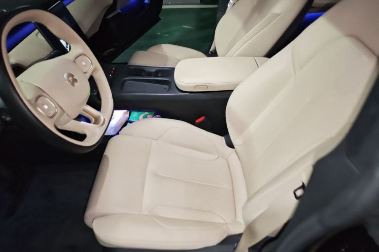 Used Nio ET5T 2023 75 kWh Touring Left Front Seat