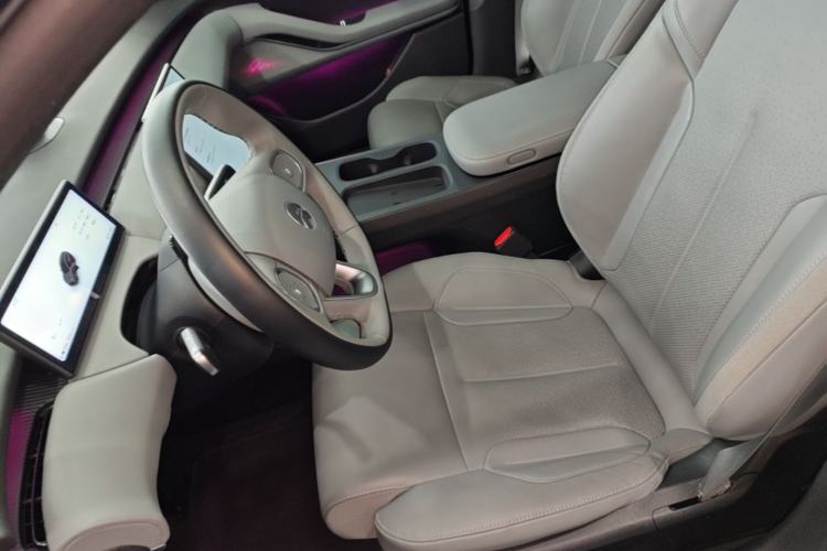 Used Nio ET5T 2023 75 kWh Touring Left Front Seat