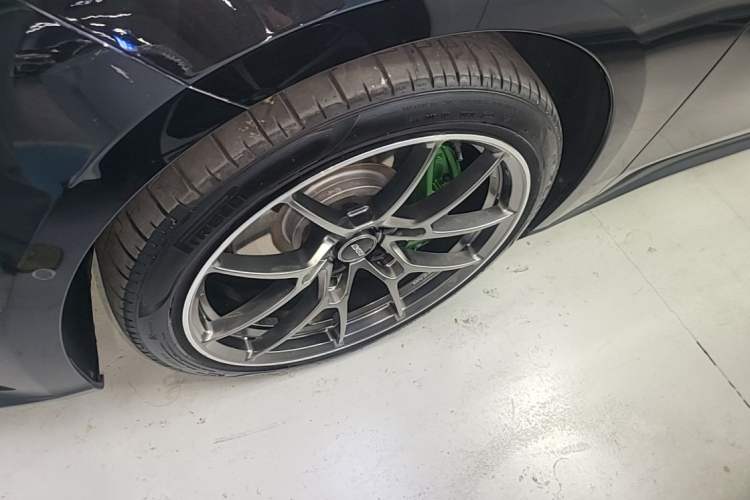 Used Nio ET5T 2023 75 kWh Touring Left Front Wheel Hub