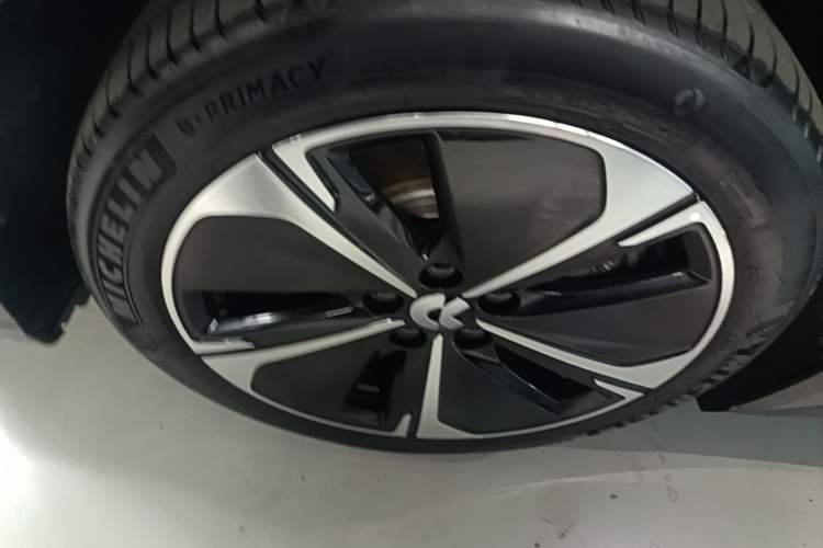 Used Nio ET5T 2023 75 kWh Touring Left Front Wheel Hub