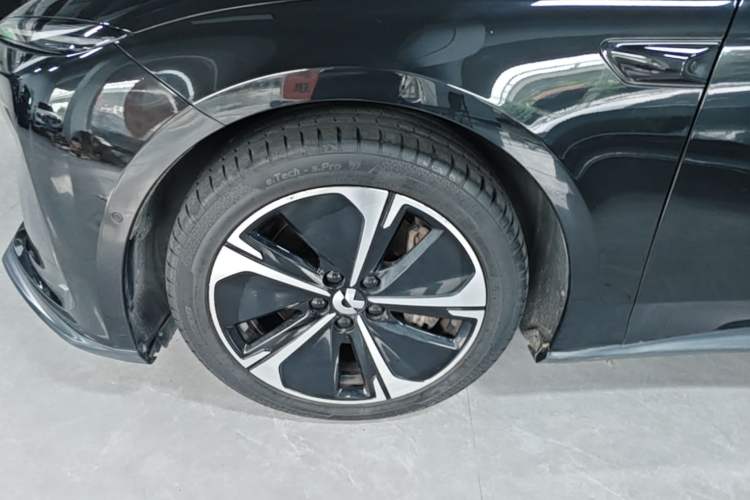 Used Nio ET5T 2023 75 kWh Touring Left Front Wheel Hub