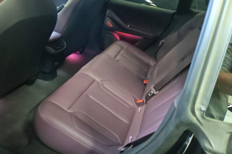 Used Nio ET5T 2023 75 kWh Touring Left Rear Seat