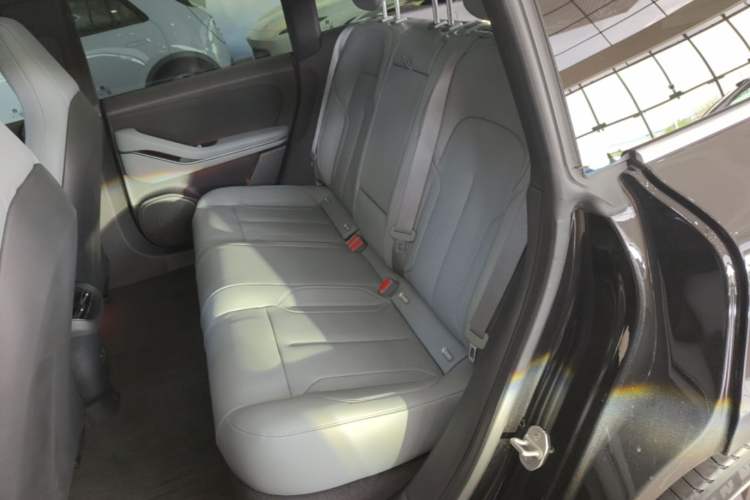 Used Nio ET5T 2023 75 kWh Touring Left Rear Seat