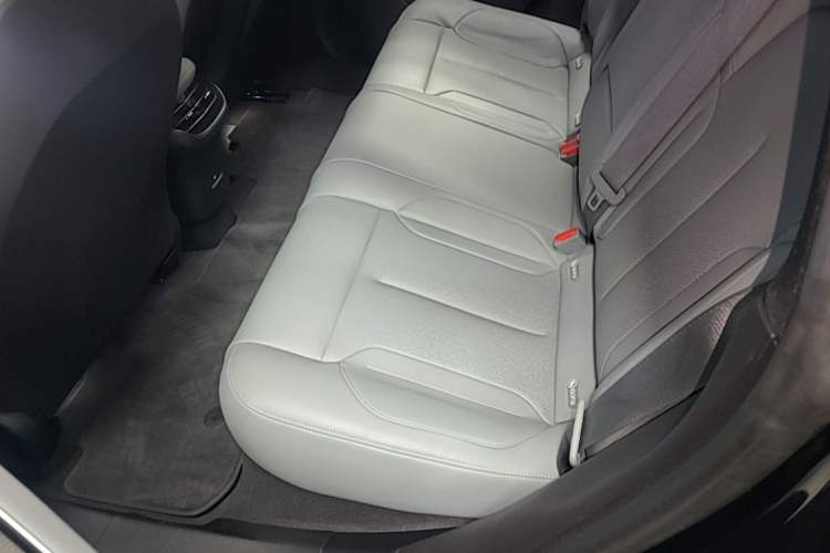 Used Nio ET5T 2023 75 kWh Touring Left Rear Seat