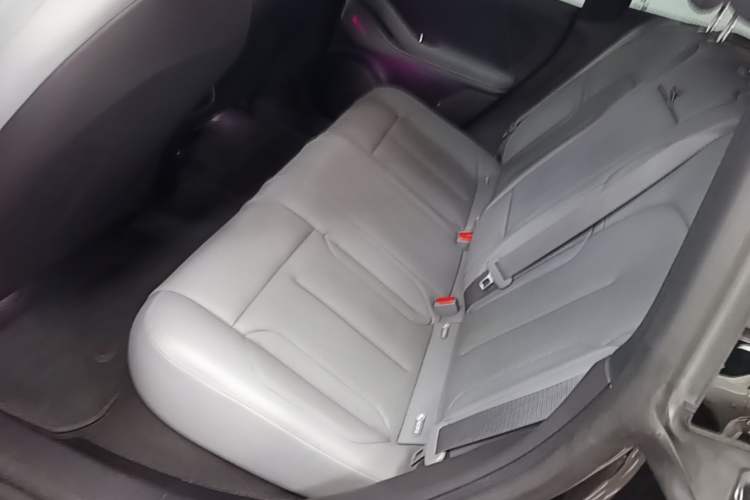 Used Nio ET5T 2023 75 kWh Touring Left Rear Seat
