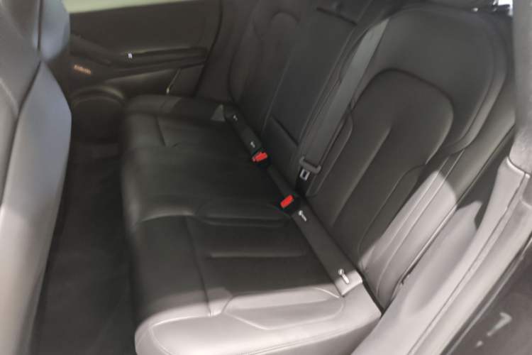 Used Nio ET5T 2023 75 kWh Touring Left Rear Seat